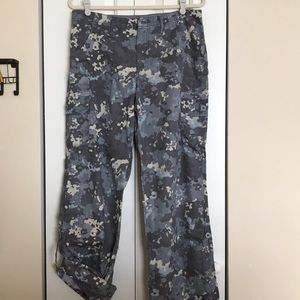 Camp cargo pant.